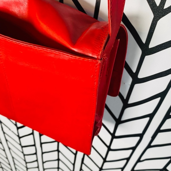 Kenneth Cole Red Genuine Leather Crossbody Saddle Bag - Picture 14 of 16